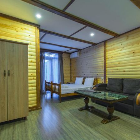 Sister'S Warm Guest House Batumi Exterior foto