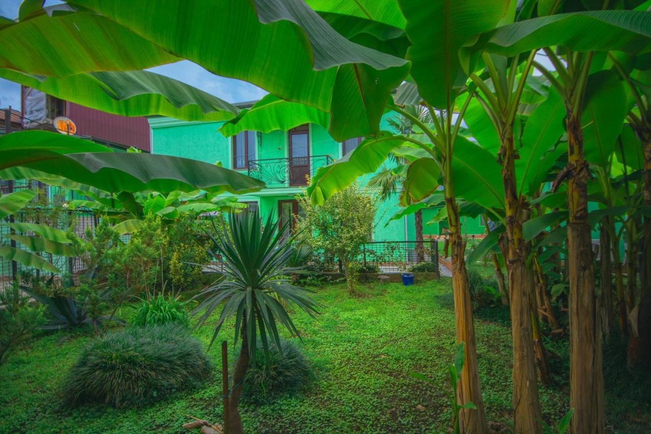 Sister'S Warm Guest House Batumi Exterior foto